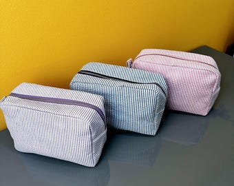 Customized seersucker makeup bag, personalization, makeup bag, Mini seersucker makeup bag, seersucker makeup bag