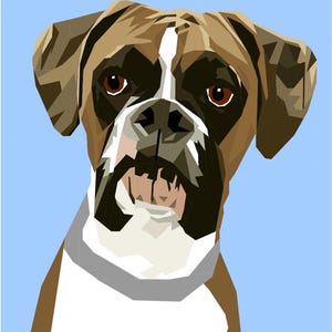 Puede incluir: Una ilustración digital geométrica de estilo low-poly de la cabeza de un perro bóxer sobre un fondo azul claro sólido. El perro tiene un pelaje marrón con una mancha blanca en la frente, un hocico negro, ojos marrones y el pecho blanco.