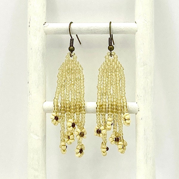 Dainty Daisy Bead Earrings Hanging Daisy Seed Bead Earrings Yellow Flower Earrings Dangle Seed Bead Earrings Floral Gifts for Her