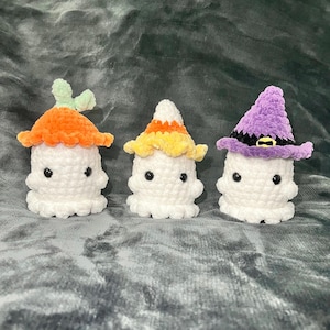 Peluche fantôme (avec chapeaux) - Crochet