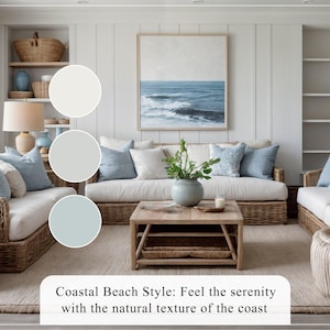 Puede incluir: Sal&oacute;n de estilo costero con sof&aacute;s de colores claros, cojines azules y una mesa de centro de madera. La habitaci&oacute;n cuenta con una gran pintura marina enmarcada y una paleta de colores neutros, creando un ambiente sereno. El texto en la imagen dice: Coastal Beach Style: Feel the serenity with the natural texture of the coast.