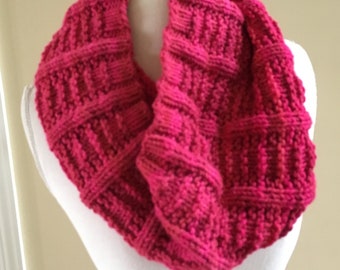 SALE Dark Pink Textured Cowl / Pink Circle Scarf / Hand Knit Pink Cowl