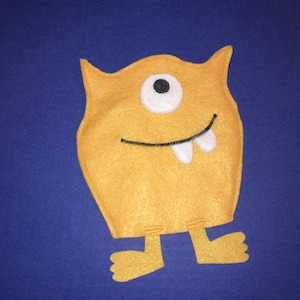 Yellow One-eyed Monster Puppet / Felt Monster Puppet / Storytelling Prop