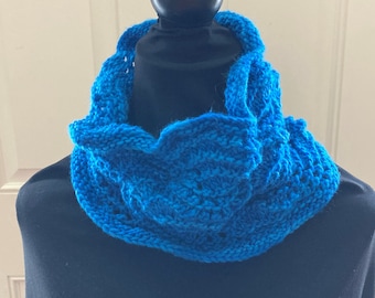 Blue Merino Wool Wavy Cowl / Soft Hand Knit Neck Scarf / Blue Soft Neck Warmer