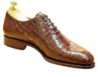 Chaussures habillées à lacets de couleur marron en cuir de crocodile pour hommes faites main