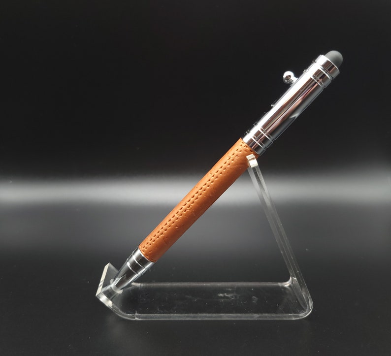 Funda Caran D'Ache De Piel Para Tu Bolígrafo Favorito - Estilo Camel, Compacta Y Elegante