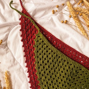 Foulard bandana au crochet fait main, cadeau bandeau bohème pour elle, écharpe pour cheveux hippie, foulard bohème vert, foulard bohème rouge image 1