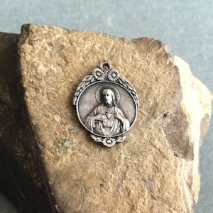 Sacred Heart Of Jesus/Basilique Du Sacre Coeur Montmartre Art Nouveau Antique Vintage Medal Pendant FRANCE  Gift For Christian Rare Find