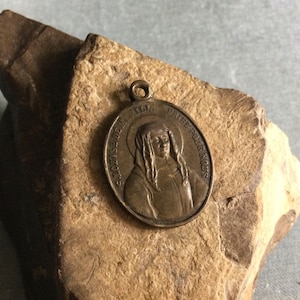 Médaille St Louise De Marillac St Vincent De Paul Priez Pour Nous vintage Français Bronze Pendentif Filles Charité Cadeaux Rare Find Catholique