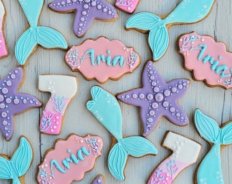 Galletas heladas decoradas con temática de sirenas con nombre y número personalizados (set de 10 galletas)