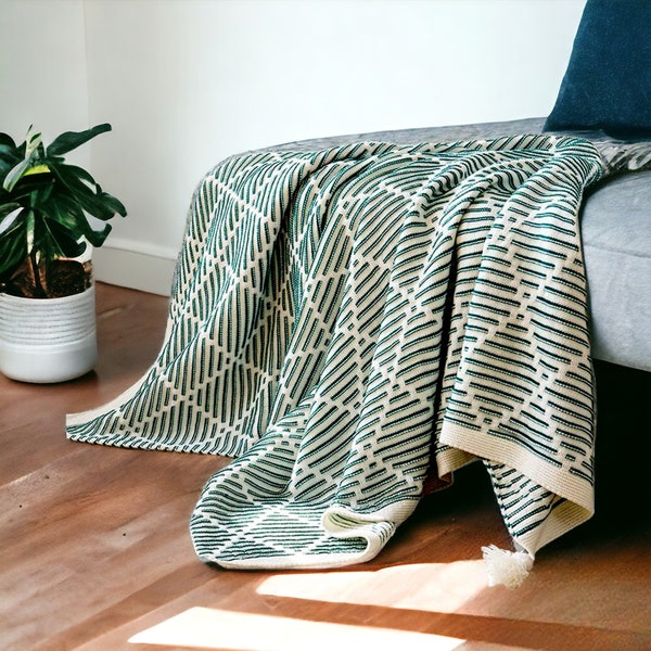 Boho Green and White Blanket Throw | Tassel Sofa Throw Blanket | Modern Geometric Blanket for Home Decor | Nordic Bed Throw