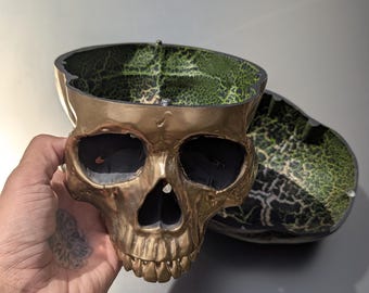 Anatomical Human Skull Replica: Gothic Dark Art Decor