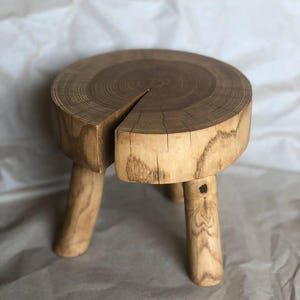 Multifunktionaler runder Taburet, Mid Century Stuhl, rustikaler Hocker, handgefertigtes Möbel, Pflanzgefäß, Bauernhausdekor, rustikale Holzdeko