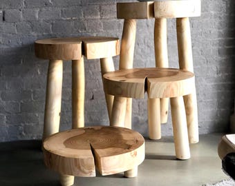 Klein nachtkastje, essenhouten meubelen, minisalontafel, standaard voor kamerplanten, kleine houten kruk, rond plantendisplay, moderne salontafel