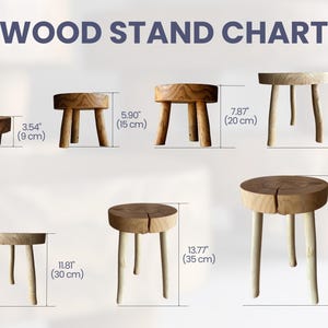 Op de afbeelding: Een grafiek met zes verschillende maten houten standaards, elk met drie poten. De standaards zijn gemaakt van natuurlijk hout en hebben een rustieke uitstraling. De grafiek bevat maten in inches en centimeters.