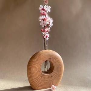 Impresionante jarrón de tubo de ensayo, jarrón de flores de madera de fresno, regalo para amantes de la naturaleza, decoración del hogar boho, jarrón con forma de dona, jarrón de flores falsas, decoración minimalista