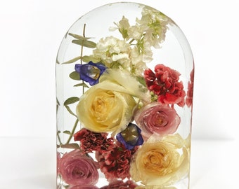 Custom Resin Flower Preservation Arch Decorative Piece - Handcrafted - Engraved Acrylic Letters