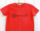 Organic pagoda red t-shirt with wine key Size 10