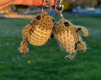 Crochet Frog Keychain - Handmade Cute Small Frog Stuffed Toy Amigurumi Gift for Frog-Lovers, Personalized Gift - Green and White Leggy Frog