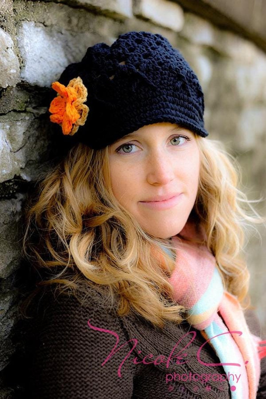 Black Cotton Brim Hat With Flowers – Women display picture 3