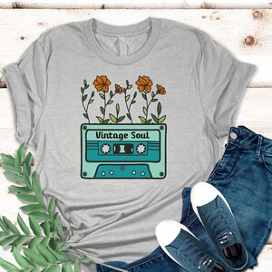 Botanical Shirt, Floral Shirt, Boho T-shirt, Vintage Soul Shirt, Wild Flowers Tee, Women&#39;s Shirt, Yoga Shirt, Plant Lover, Natural Flowers