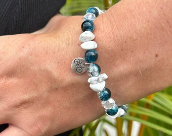 Pulsera de cuentas costeras azules y blancas con encanto de bicicleta - pulsera de encanto de bicicleta hecha a mano para mujeres