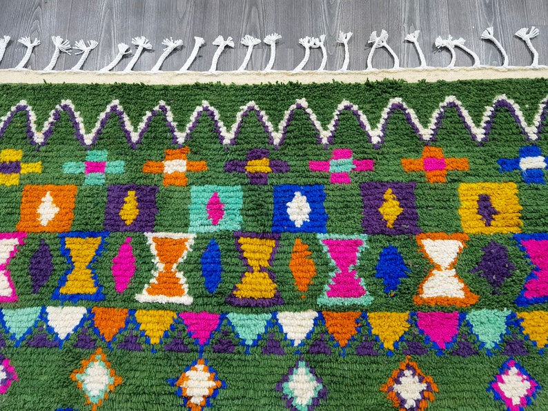 Magnifique tapis Beniourain en laine verte Tapis multicolore Tapis boujaad Tapis fait main Tapis marocain traditionnel Tapis berbère marocain image 6