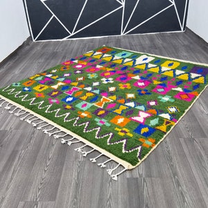 Magnifique tapis Beniourain en laine verte Tapis multicolore Tapis boujaad Tapis fait main Tapis marocain traditionnel Tapis berbère marocain image 2