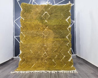 Handgeweven groen Marokkaans tapijt: berberwol, boho woondecoratie