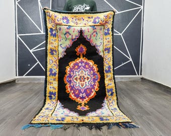 Vintage Handwoven Boujaad Rug – Moroccan Berber Carpet, Colorful Design