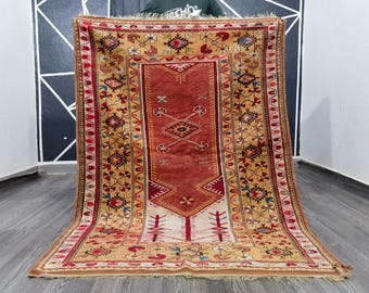 Vintage Taznakht Wool Rug, Handwoven Moroccan Carpet, 4.1x5.9 FT