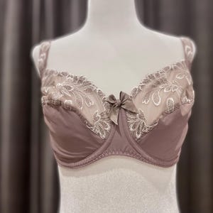 Juliette 32DDD bra / unlined vintage bra