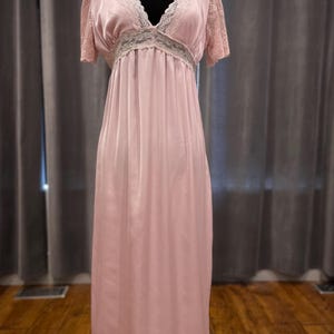 chemise de nuit en satin vintage / chemise de nuit en satin lingerie de détente
