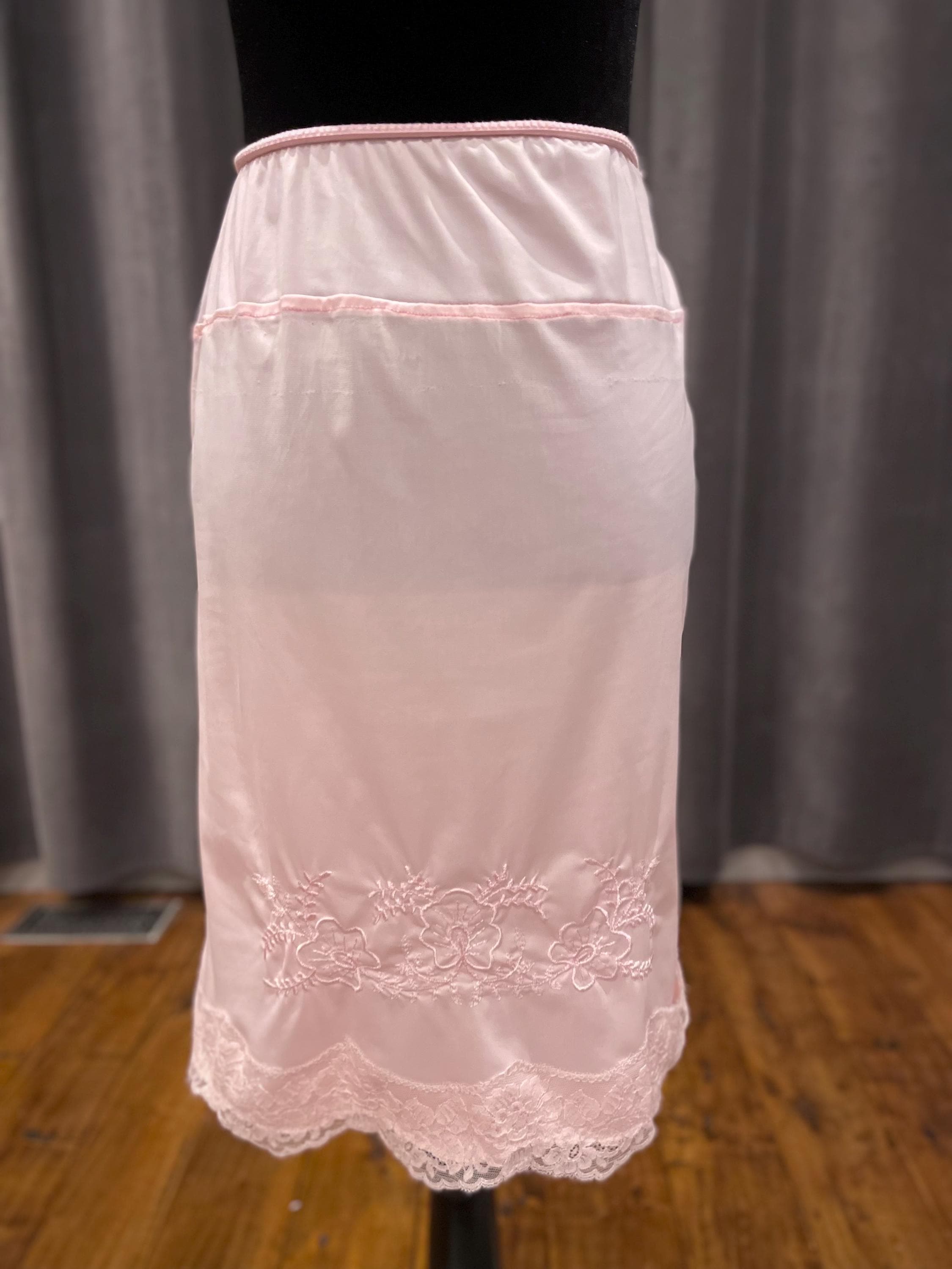 LORRAINE - 100 % NYLON ANTRON - MOYEN - IVOIRE - DEMI