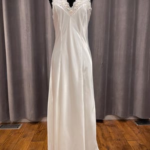 Rare chemise de nuit vintage en satin Victoria&#39;s Secret des années 1990