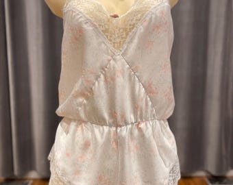 Mono corto de satén Jessica vintage: Teddy floral de los años 80