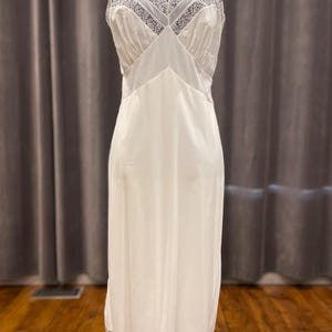 Rare vintage Vanity Fair white slip dress nightgown nightie
