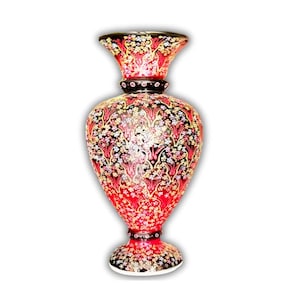 Könnte beinhalten: Ein Set aus drei Keramikbechern mit gesprenkelter, matter Oberfläche. Die Becher sind in den Farbtönen Creme, Hellgrau und Dunkelgrau gehalten. Jeder Becher hat ein schlichtes, minimalistisches Design, perfekt für Kaffee oder Tee.