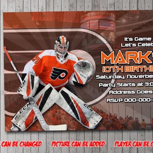 Könnte beinhalten: Eine Hockey-Geburtstagseinladung mit einem Foto eines Torwarts, der ein Flyers-Trikot trägt. Die Einladung lautet "Es ist Spielzeit Lasst uns feiern Marks 10. Geburtstag" und enthält Datum, Uhrzeit und RSVP-Informationen.