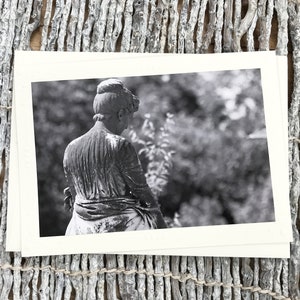 Regentschap vrouw op zoek naar beneden standbeeld Fine Art Photography Note Card, Monument, Memorial, kunst, klassiek, dochter, liefde, zorg, gedachten - 7 "x 5"