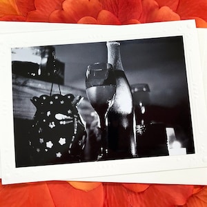 Cartão de fotografia de belas artes Light in the Night, romance, natureza morta, preto e branco, comemoração, aniversário, aniversário, amigo, amor - 7" x 5"