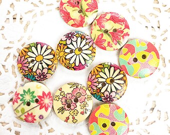 9 Decorative Sealed Finish Wood Buttons, Sewing, Craft, Scrapbooking, Card Making, DIY Projects, Flowers, Patterns, 3/4"