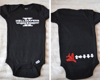 Helldiver 2 Parodie „Helldiapers“ – 500 kg Babykleidung – Onesie