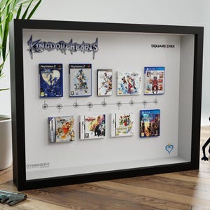 Cadre 3D Chronologie KH – Saga complète en miniatures de jeux vidéo – Décoration murale gaming & cadeau geek