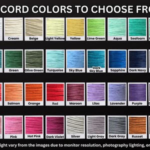 Peut inclure: Image pr&eacute;sentant 36 couleurs de cordon, chacune dans un carr&eacute; &eacute;tiquet&eacute;. Les couleurs varient du blanc, cr&egrave;me et beige aux teintes vives comme le vert citron, le corail et le rose vif. Le texte en haut indique "36 COULEURS DE CORDON AU CHOIX".
