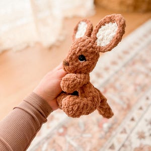 Momma Rue & Baby Joey Känguru Häkelanleitung | LOW SEW Häkelanleitung | süße Häkelanleitung | Häkelliebe | gehäkelte Känguru Anleitung | Bild 6