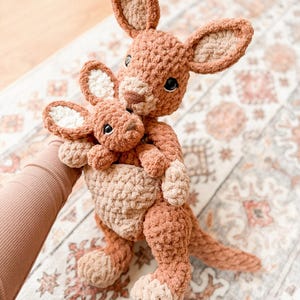 Momma Rue & Baby Joey Känguru Häkelanleitung | LOW SEW Häkelanleitung | süße Häkelanleitung | Häkelliebe | gehäkelte Känguru Anleitung | Bild 13