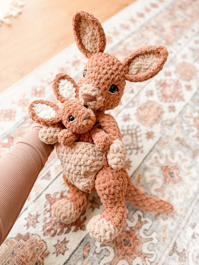 Momma Rue & Baby Joey Känguru Häkelanleitung | LOW SEW Häkelanleitung | süße Häkelanleitung | Häkelliebe | gehäkelte Känguru Anleitung | Bild 13