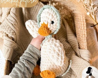 Sunny Goose crochet pattern | LOW SEW crochet pattern | crochet goose | amigurumi | crochet pattern | cute crochet pattern