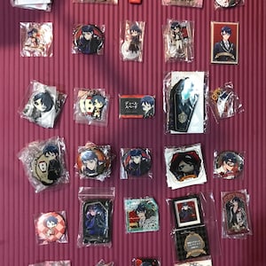 Twisted Wonderland Deuce Spade Goods, Schlüsselanhänger, Abzeichen, Gummi Schlüsselanhänger, Acryl, Aufsteller